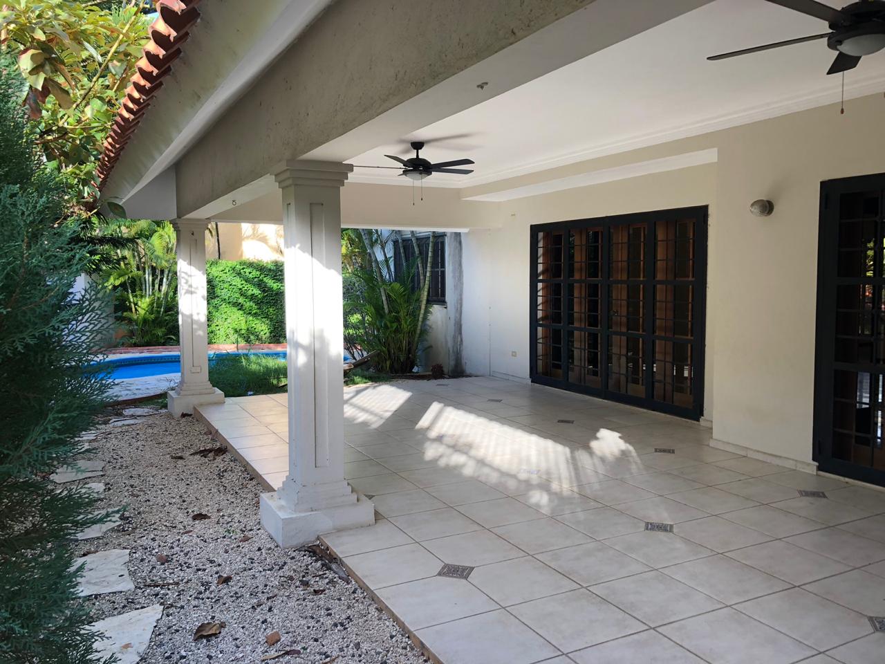 Villa a schiera, Altos Arroyo Hondo II, Santo Domingo, Santo Domingo